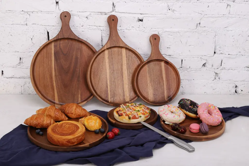 Vague-Round-Acacia-Wood-Serving-Board-30x20x2.1cm-Lifestyle-2.jpg