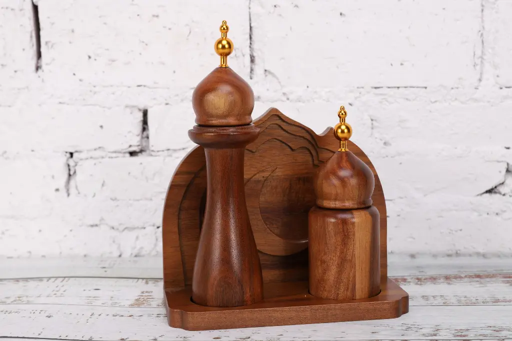 Vague-Islamic-Style-Acacia-Wood-Grinder-Set-with-Stand-20x11.7x17cm-Lifestyle-2.jpg
