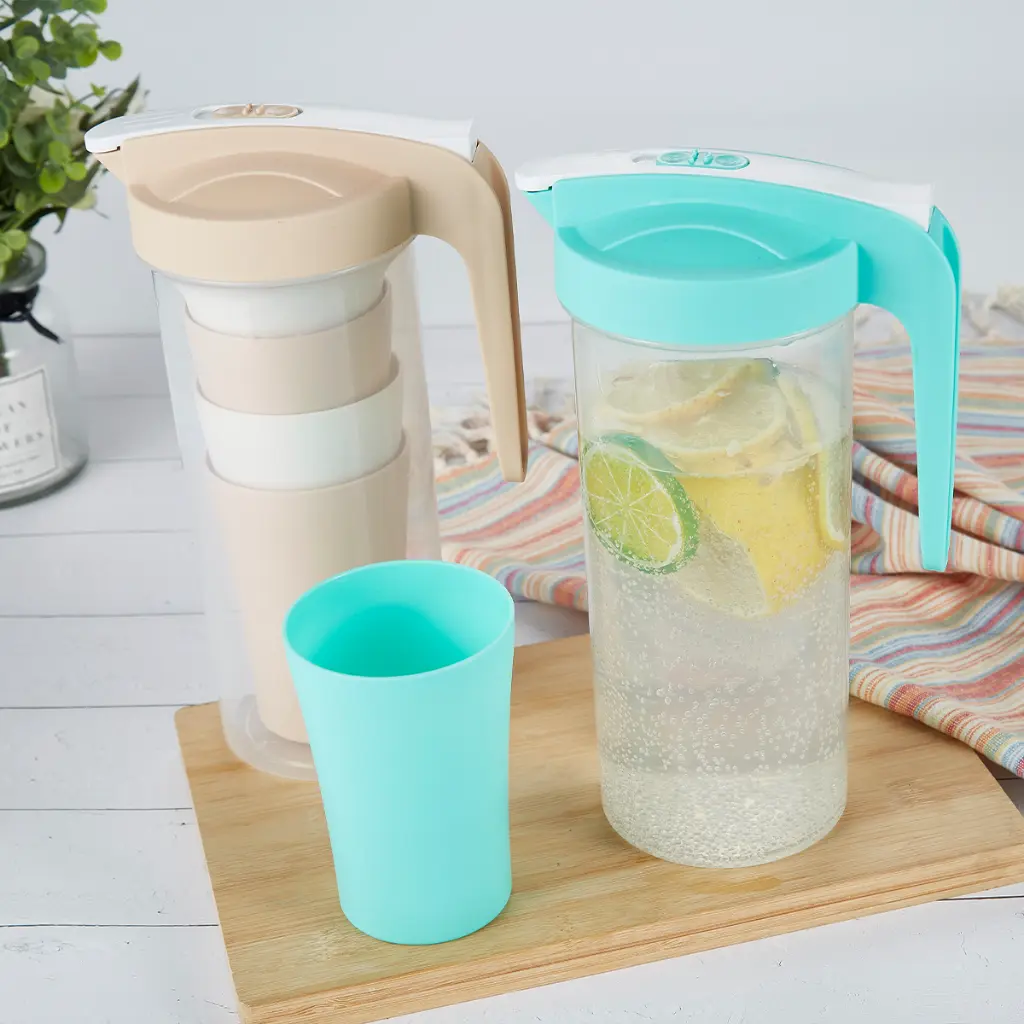 vague-plastic-pitcher-1-6-liter-4-cups-set-lifestyle-1.jpg