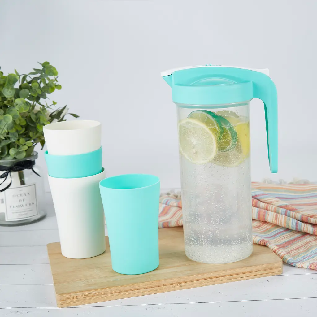 vague-plastic-pitcher-1-6-liter-4-cups-set-lifestyle-3.jpg