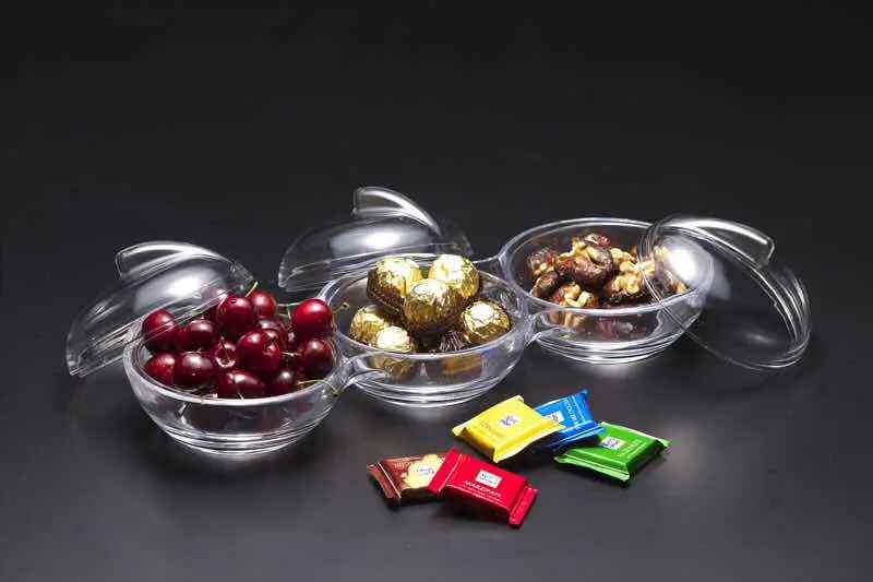 vague-acrylic-3-compartment-hospitality-box-cover-silver-handle-41x14-5x8-5-cm-lifestyle-2.jpg