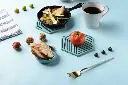 vague-silicone-round-non-skid-insulated-mat-green-15-8cm-lifestyle-2.jpg