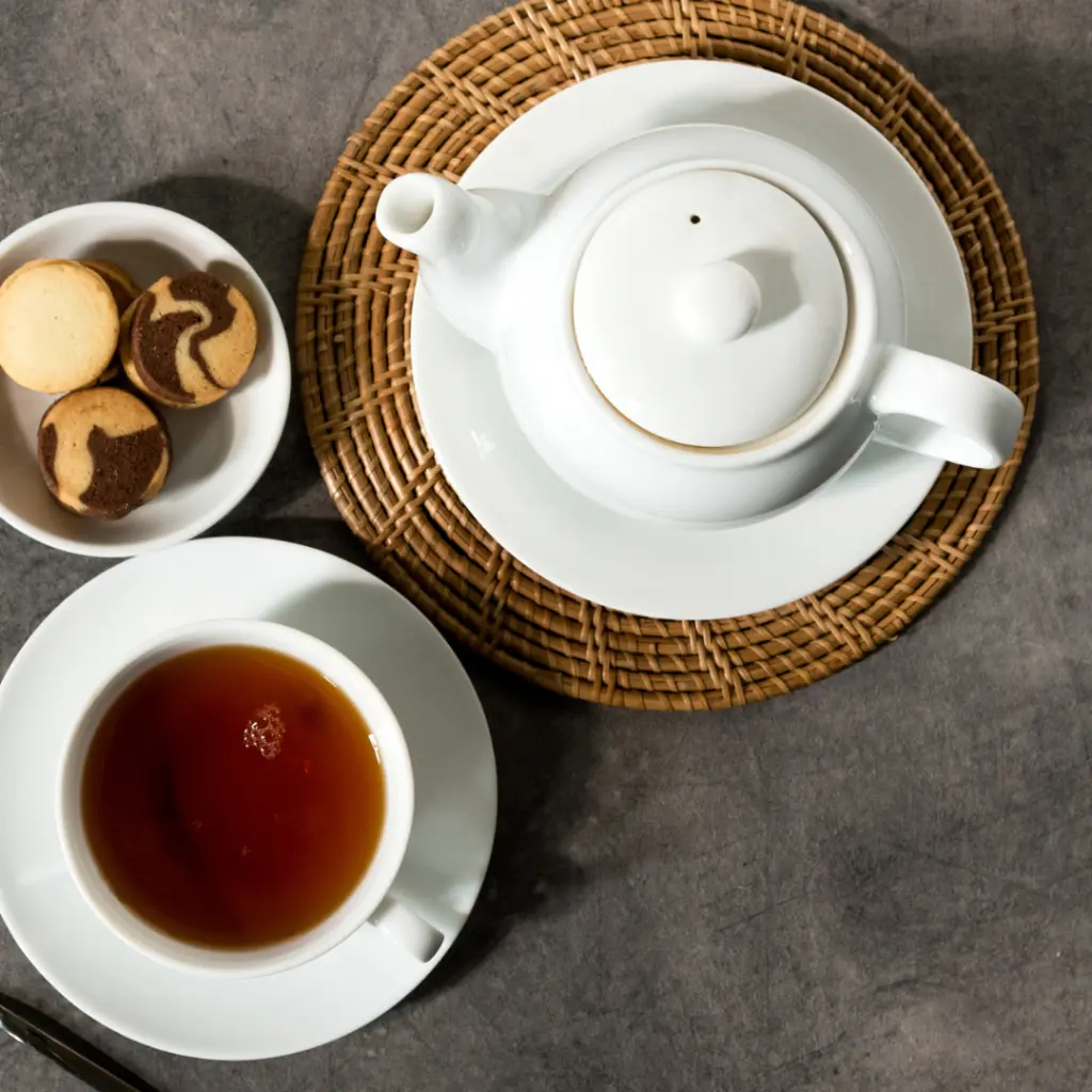 Porceletta-Ivory-Porcelain-Tea-Pot-700ml-Lifestyle-03.jpg