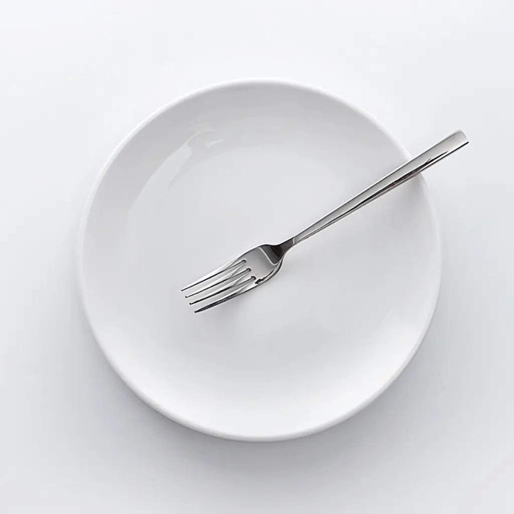 Porceletta-Ivory-Porcelain-Thick-Rimmed-Plate-17.5cm-Lifestyle-2.jpg