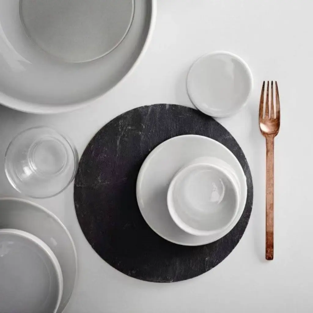 vague-round-slate-serving-board-20x0-7cm-lifestyle-6.jpg