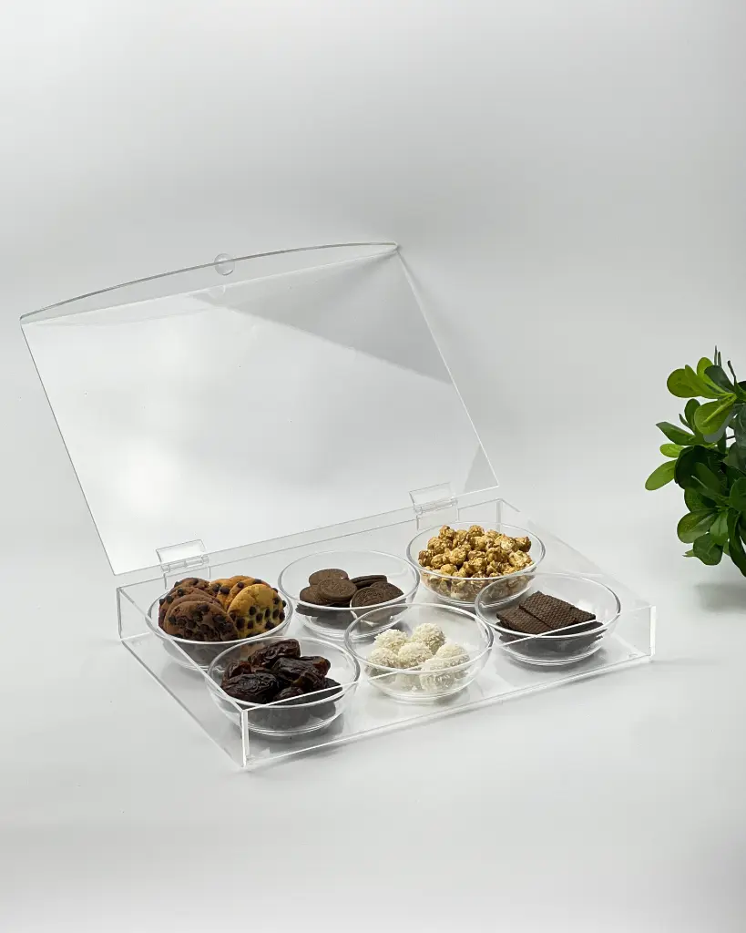 vague-acrylic-box-with-6-bowls-lifestyle-2-39-3-cm.jpg