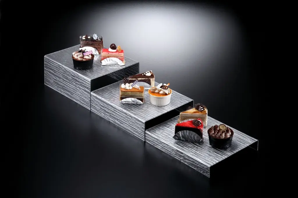 vague-acrylic-dessert-display-set-3-bark-design-silver-lifestyle-2.jpg