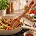 vague-acacia-wood-spoon-34x8-5-cm-lifestyle.jpg